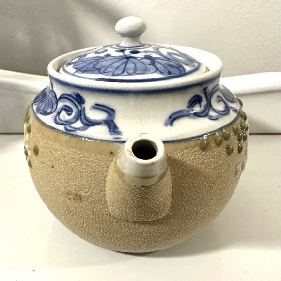 Rare Japanese Meiji Period Arita Moriage Sharkskin Glaze Teapot with Lid - Picture 2 of 9